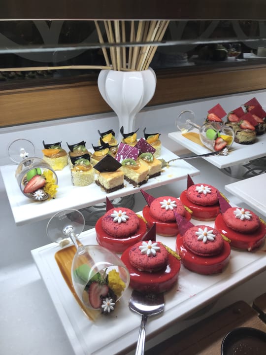 Gastro Royal Holiday Palace