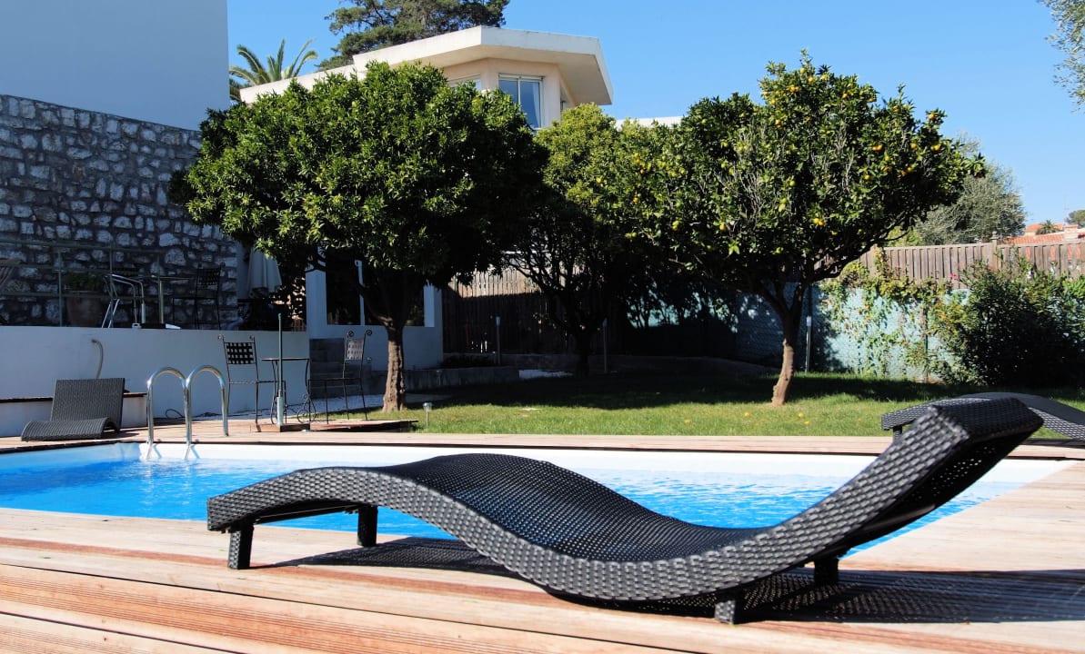 La piscine, vue de côté B&B La Pastorelle