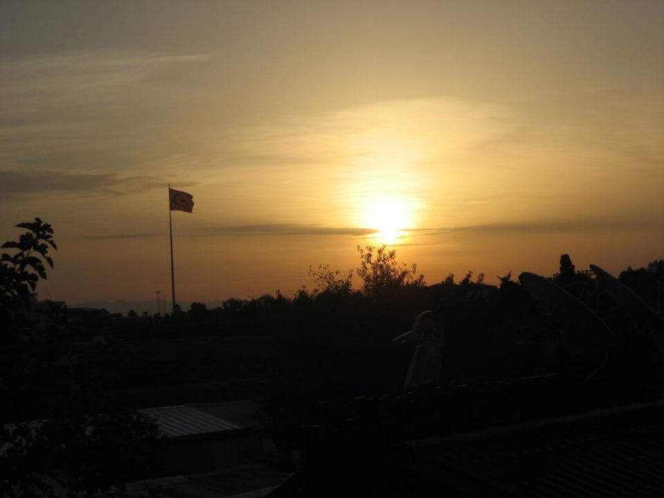 Sonnenaufgang vom Balkon aus betrachtet Side Bay Hotel
