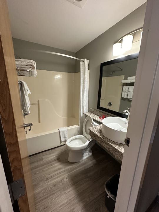 Zimmer SureStay Plus Hotel by Best Western Sevierville