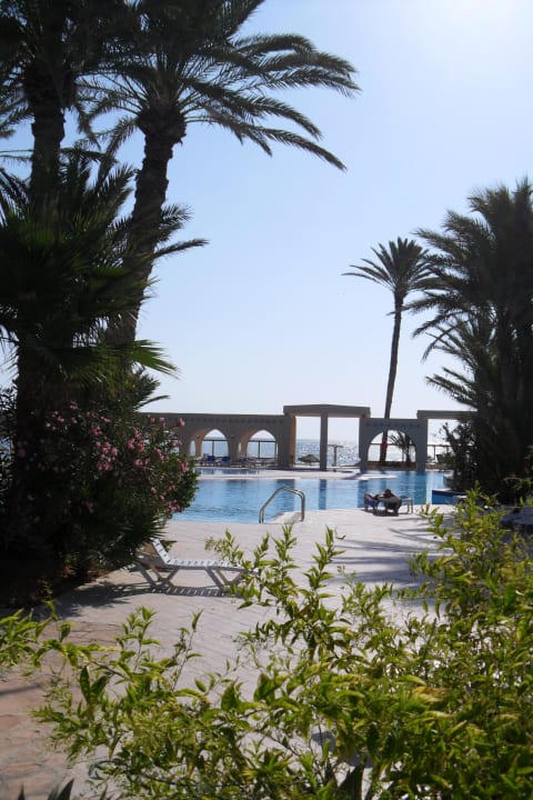 Vue piscine-plage Zita Beach Resort