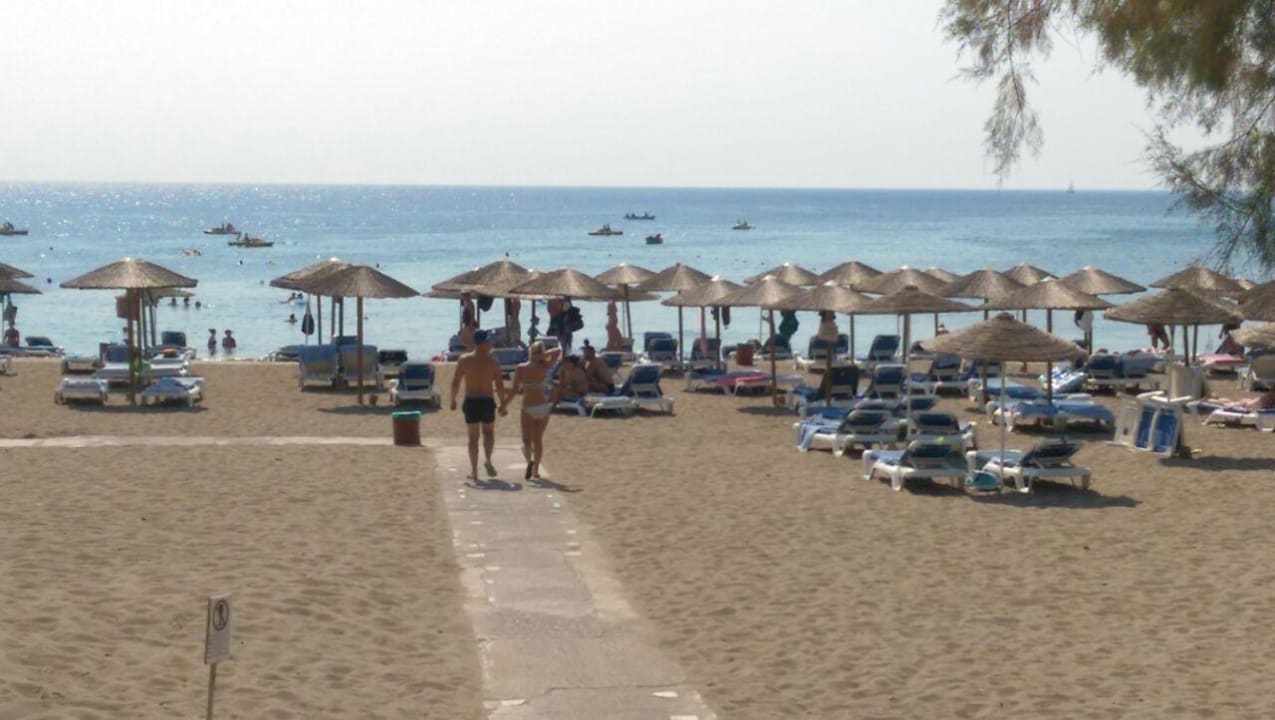 Schöner Strand Hotel Calypso Beach