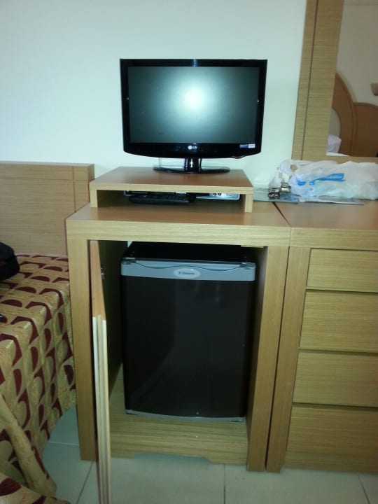 TV, DVD und Minibar Hotel Kalithea Horizon Royal