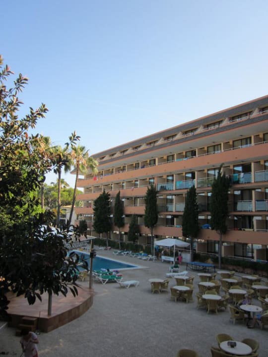 Innenanlage, Pool, Animationsbühne Aparthotel Paraiso De Alcudia