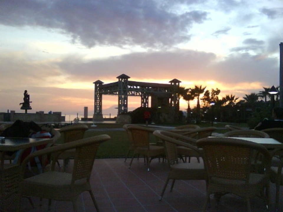 Sonnenuntergang an der Poolbar Megasaray Club Belek