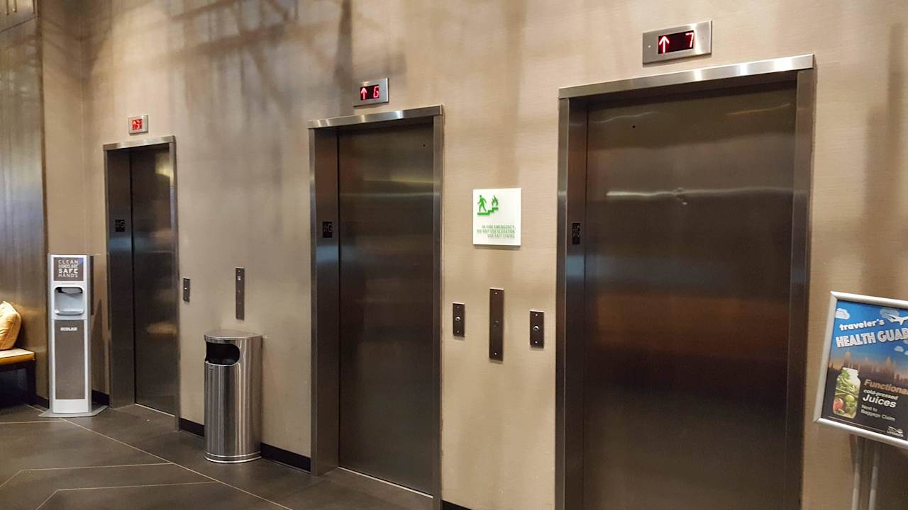 Aufzüge Holiday Inn Manhattan-Financial District