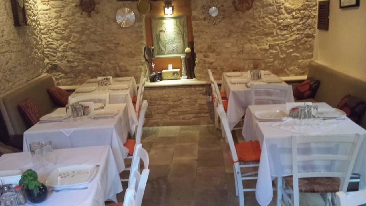 Non smoking are of restaurant Guesthouse Stou Kir Yianni