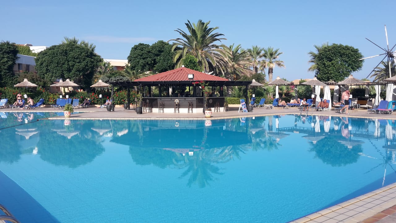 Pool Anissa Beach & Village