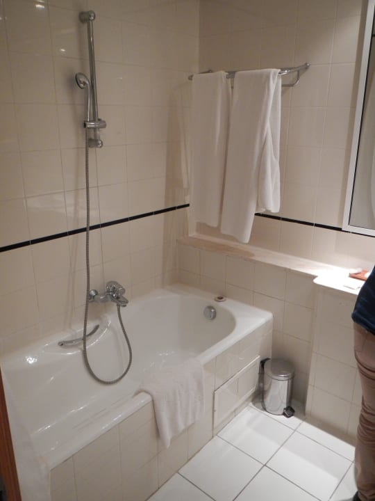 Łazienka Nour Palace Resort & Thalasso