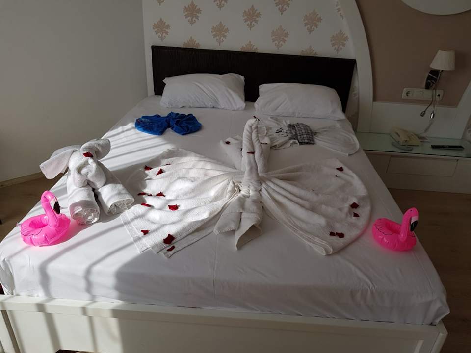 Zimmer Side Royal Paradise Hotel
