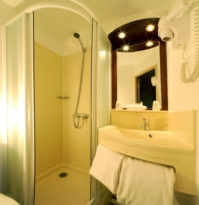 Salle de bain Hôtel Balladins Blois Sud / Saint-Gervais