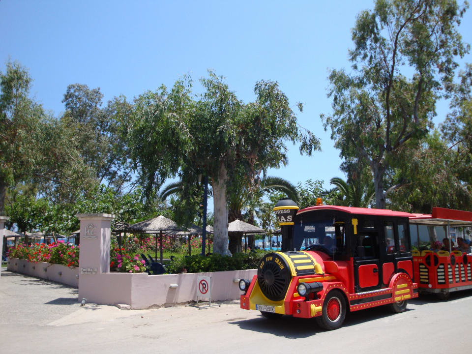 Bimmelbahn - Abfahrt direkt am Park Corissia Beach Hotel