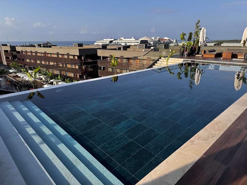 Pool Jacaranda Luxury Resort