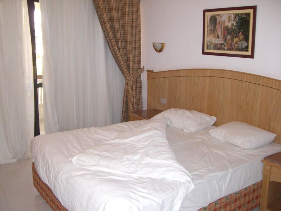 Bett Beach Albatros Resort