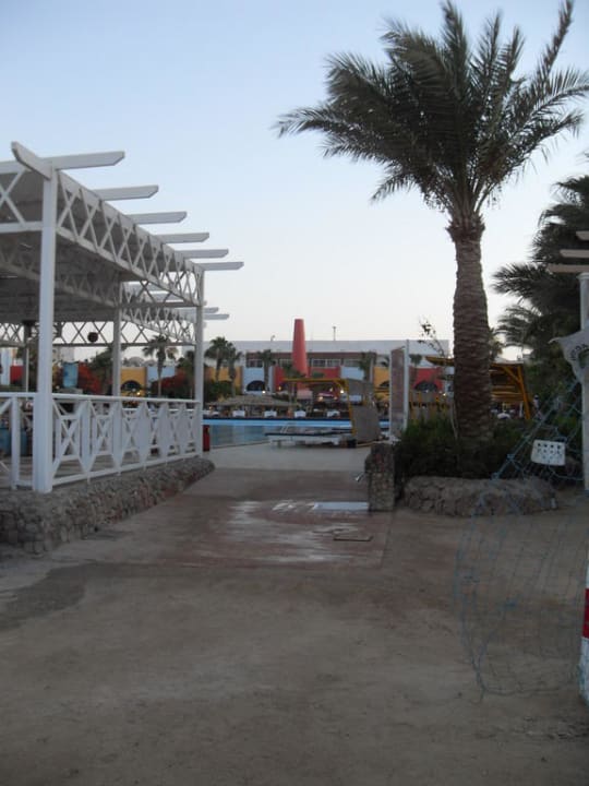 Blick Richtung Pool Arabia Azur Resort