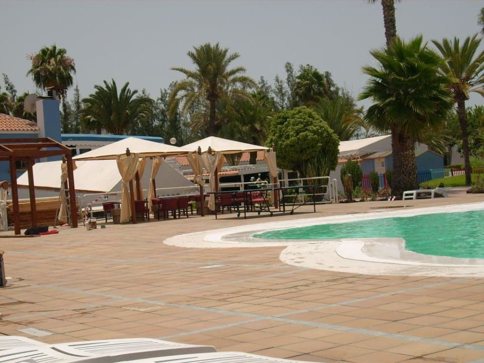 Pool mit zukünftiger Bar Bungalows Las Vegas Golf