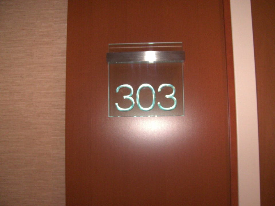 Zimmertür 303 ATLANTIC Hotel Wilhelmshaven