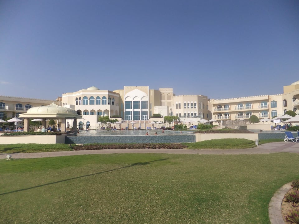 Die Zufahrt zum Hotel Wyndham Garden Salalah Mirbat