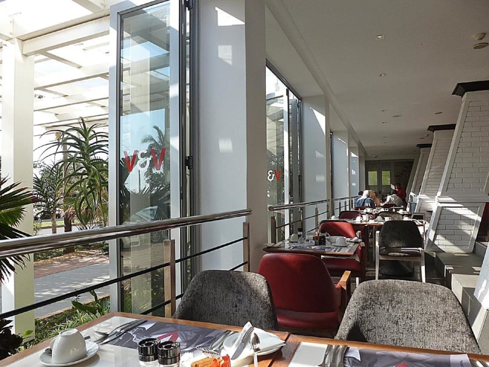 Restaurant beim Frühstück Hotel Southern Sun Maharani