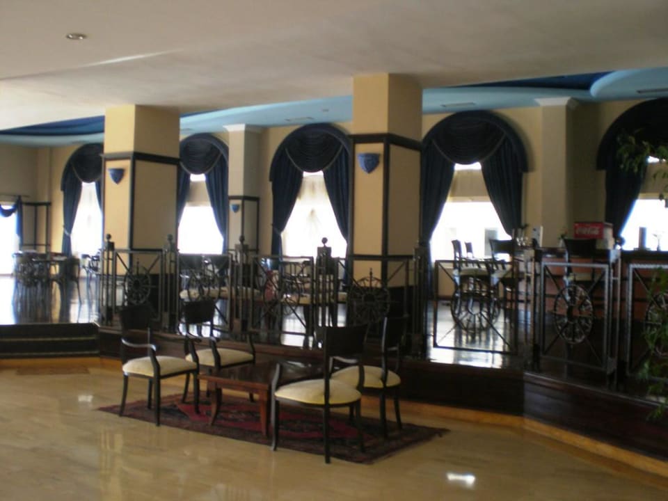 Lobby hotelu Holiday Park Resort