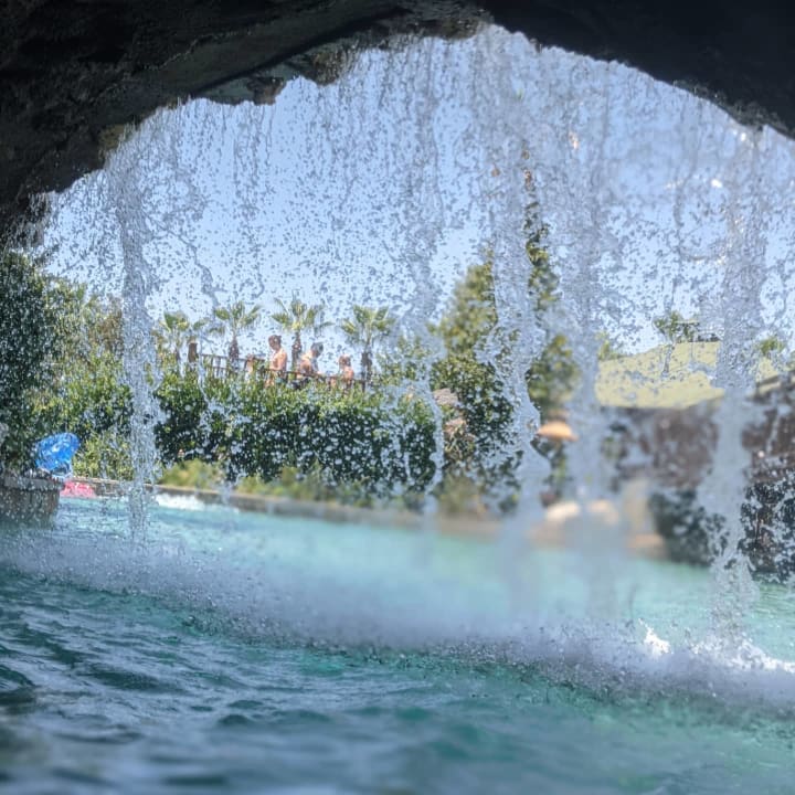 Pool Club Grand Side
