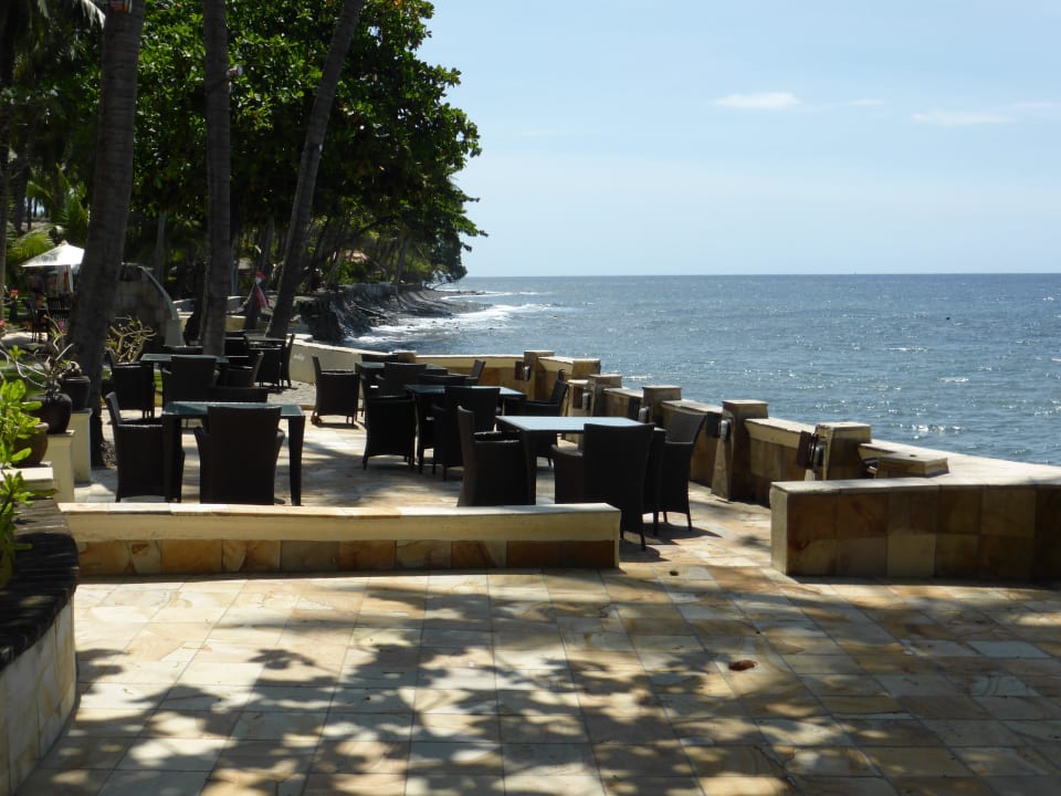 Aussensitzplätze Bar Alam Anda Ocean Front Resort & Spa