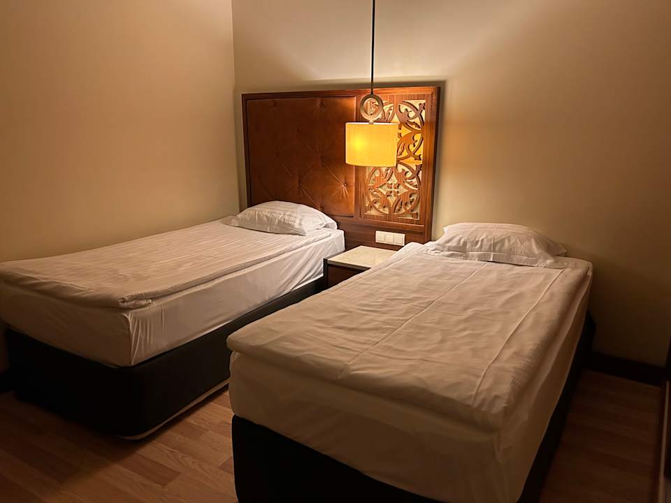 Zimmer Melas Lara Hotel