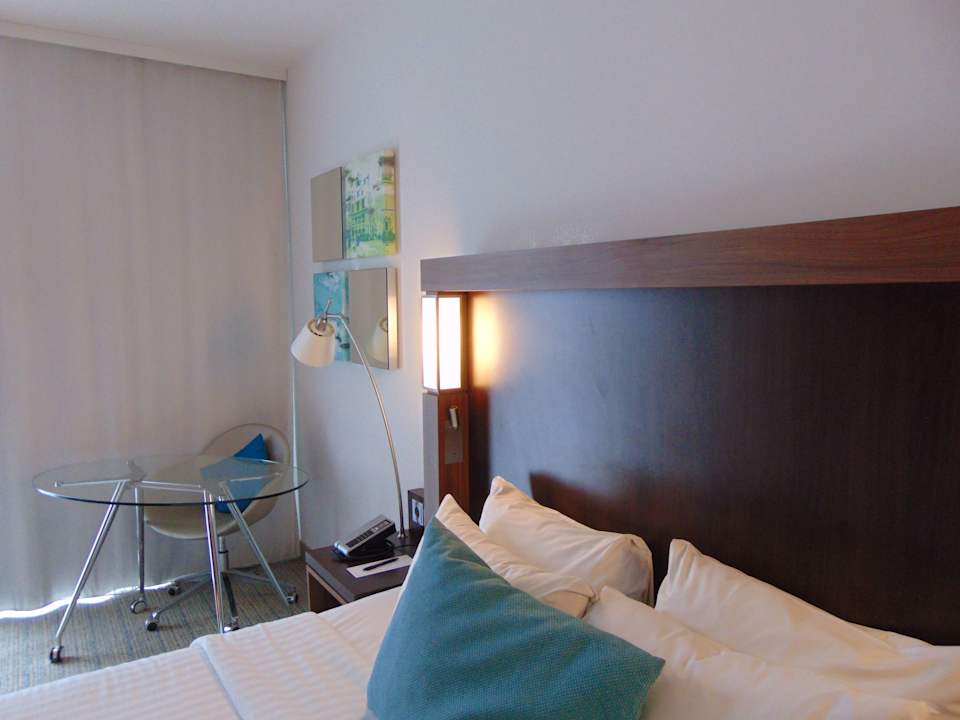 Zimmer Hotel Courtyard by Marriott Cologne