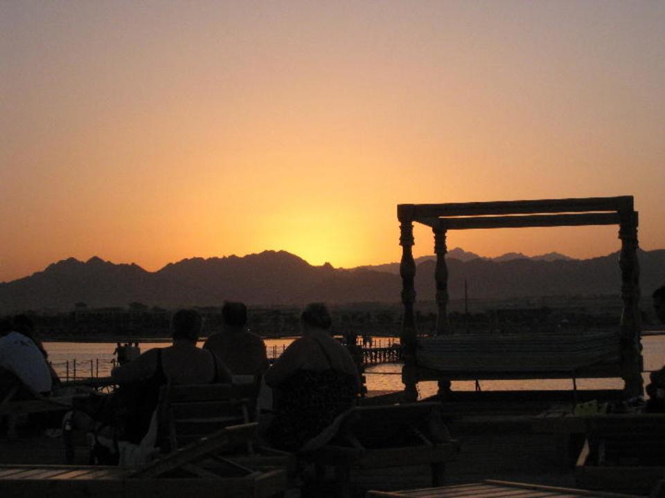 Steg bei Sonnenuntergang Pickalbatros Royal Moderna Resort-Sharm El Sheikh