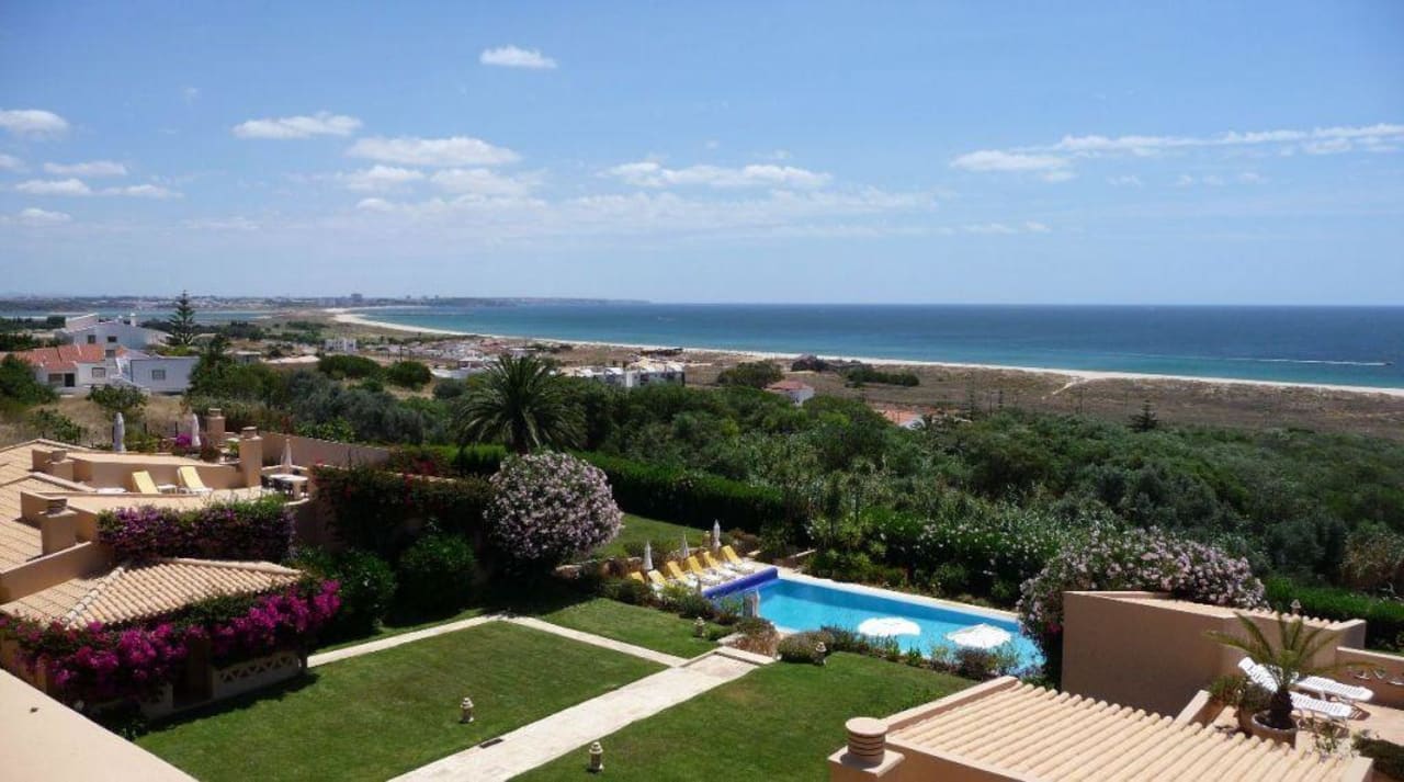 Ausblick vom Balkon über Pool aufs Meer Apartments Buganvilia