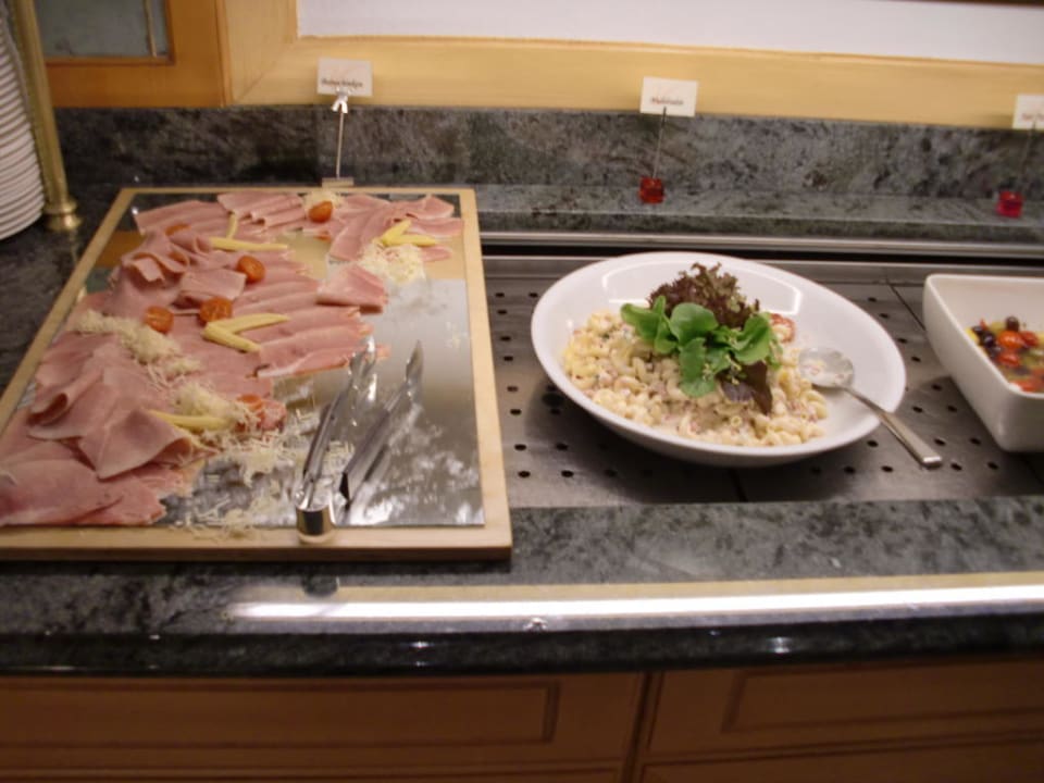 Vorspeisen Büffet Wellnessresort Vier Jahreszeiten