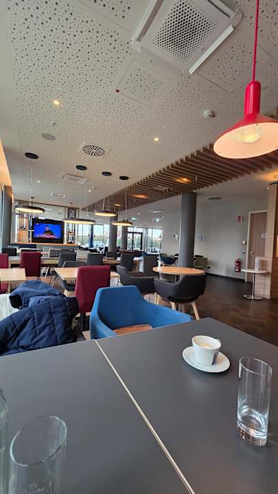 Gastro Holiday Inn Express Düsseldorf - Hauptbahnhof by IHG