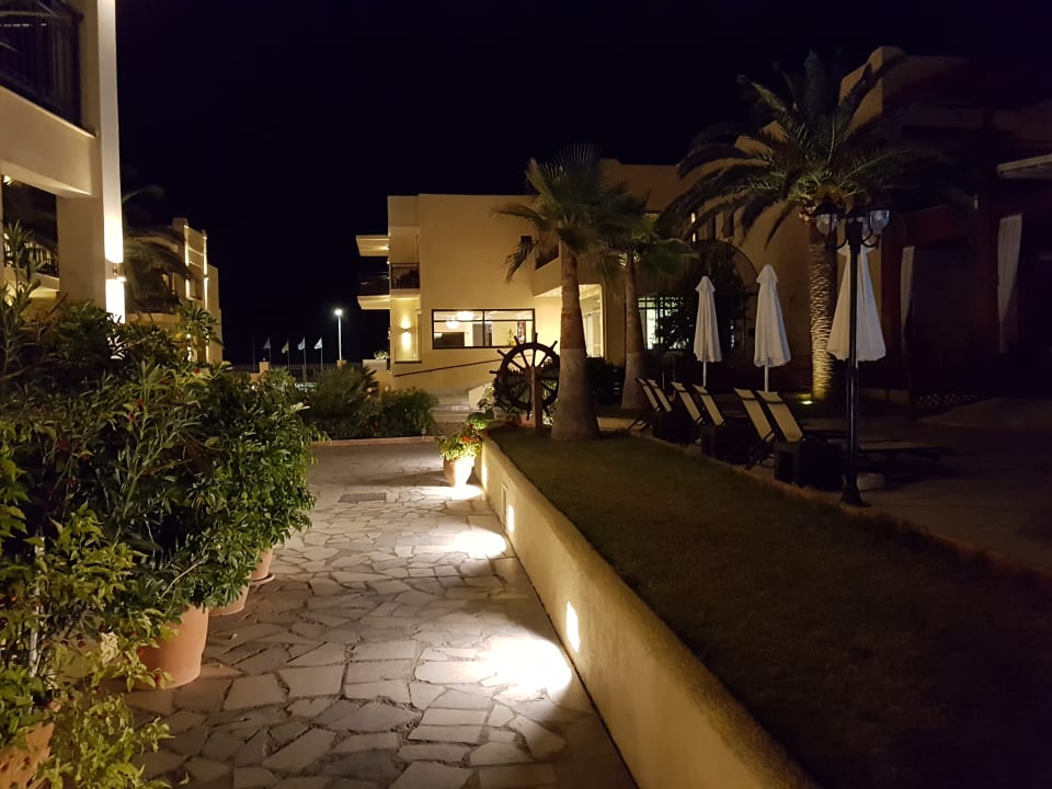 Gartenanlage Hotel Atlantis Beach