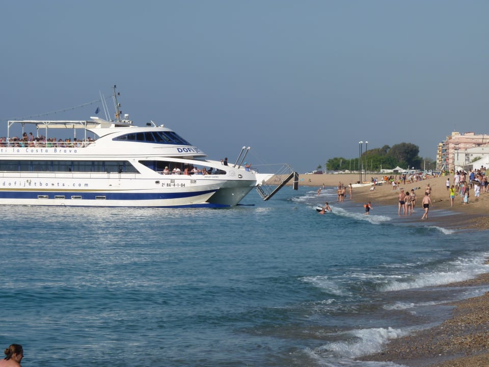 Strand CAPRICI BEACH HOTEL & SPA