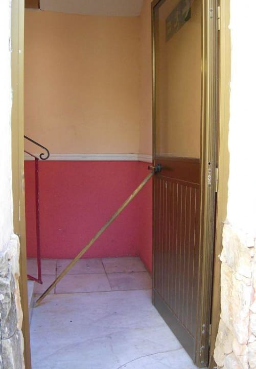 Eingang zu den Appartements db San Antonio Hotel + Spa