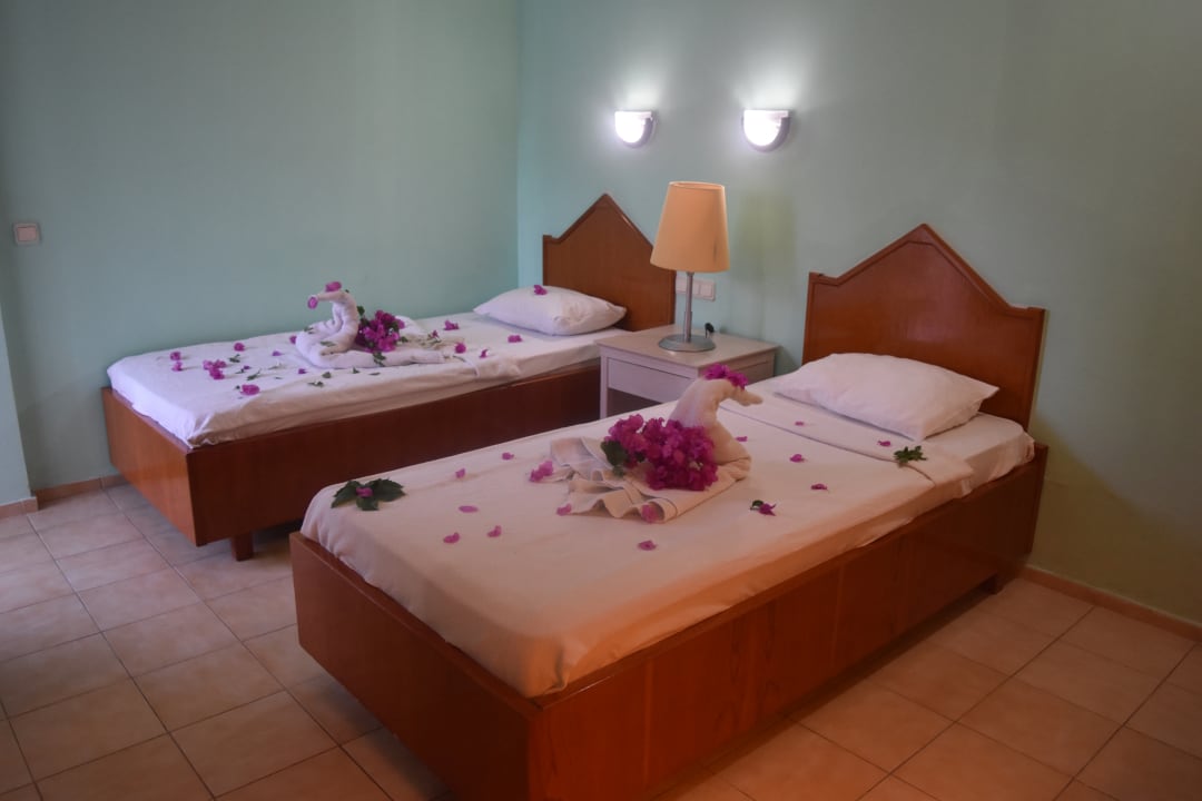 Zimmer Ares City Hotel