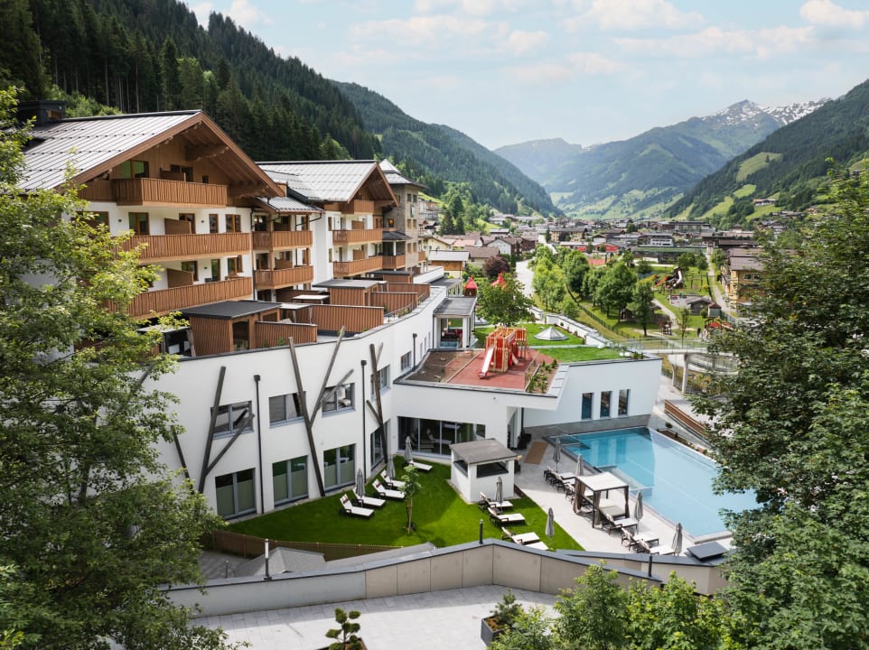 Außenansicht Kinderhotel Waldhof