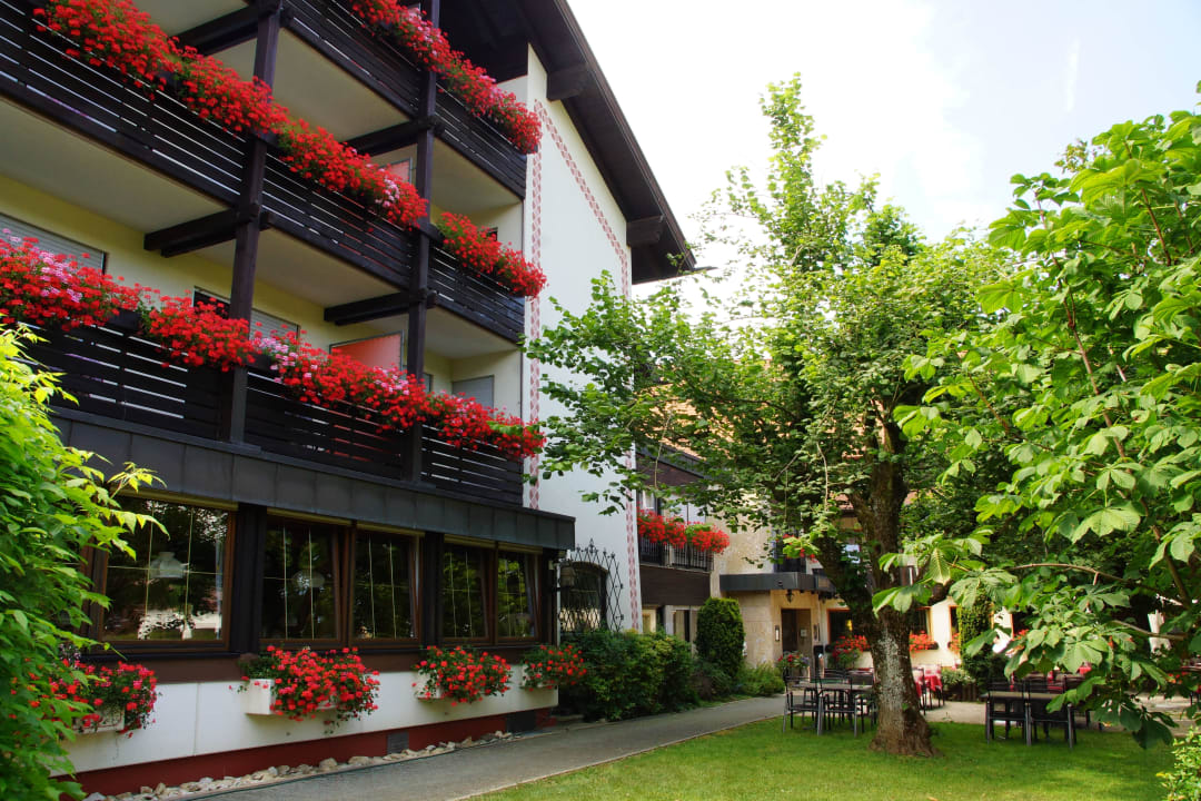 Blick zum Hotel vom Garten Hotel Lindenhof Hubmersberg