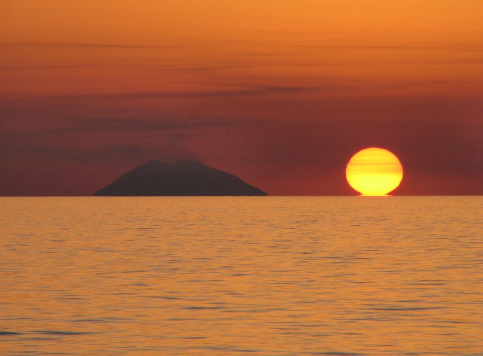 Sonnenuntergang am Strand Falkensteiner Club Funimation Garden Calabria