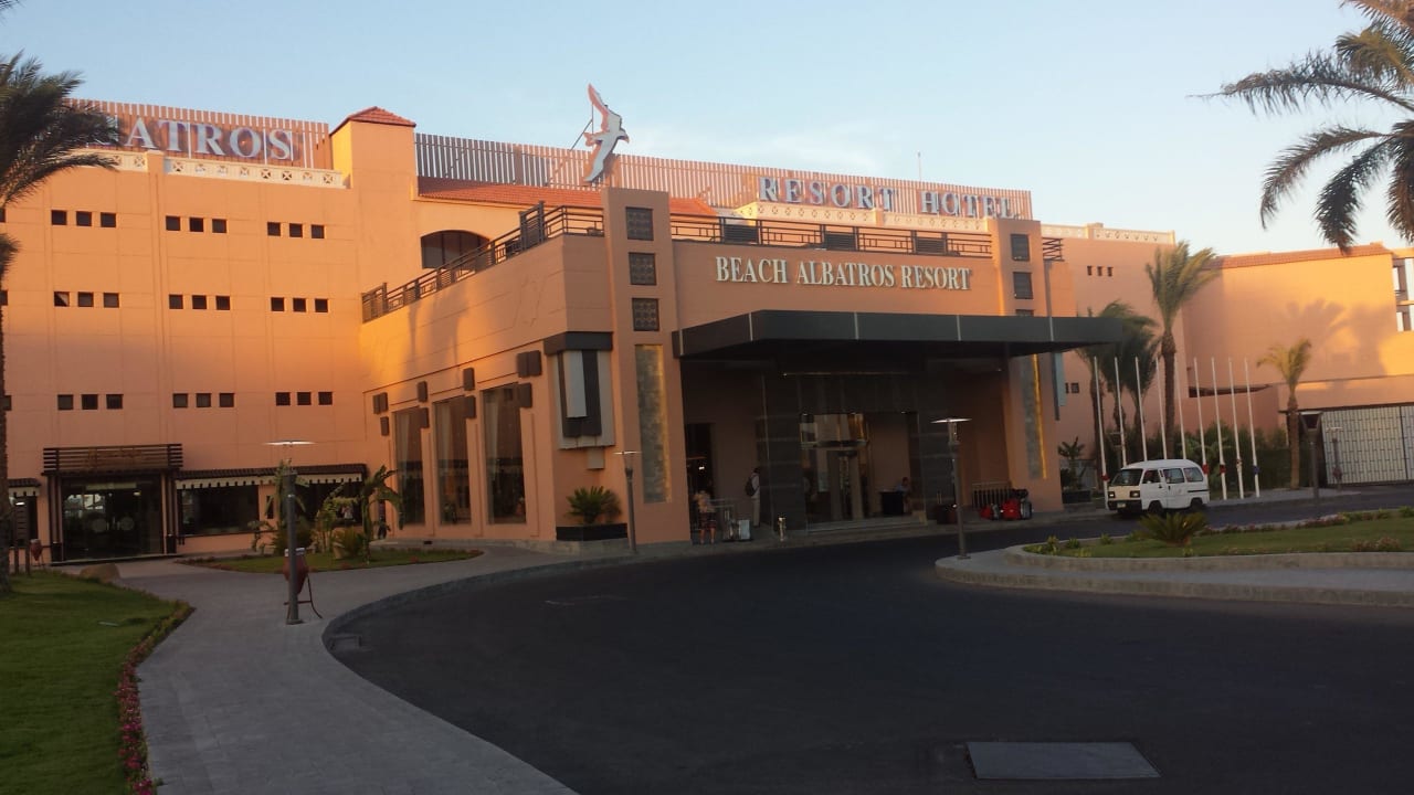 Hotel eingang Beach Albatros Resort