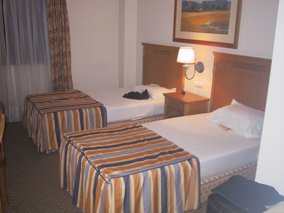 Zimmer Hotel Almirante