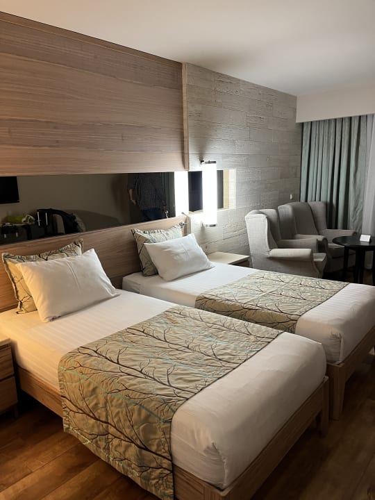 Zimmer Melas Resort Hotel