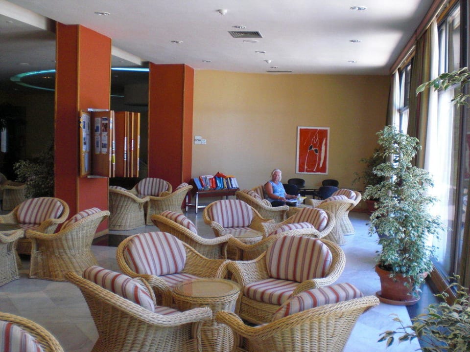 Lobby Bull Escorial & Spa