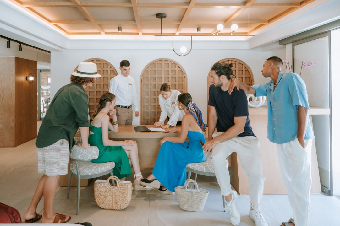 Lobby Paralos Venus Suites
