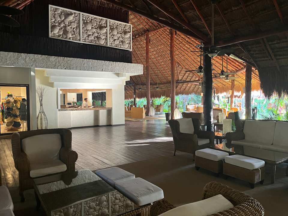 Lobby Akumal Bay Beach & Wellness Resort