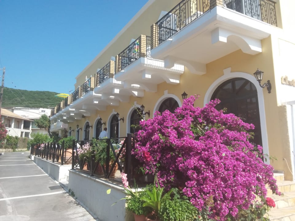 Außenansicht Hotel Serena