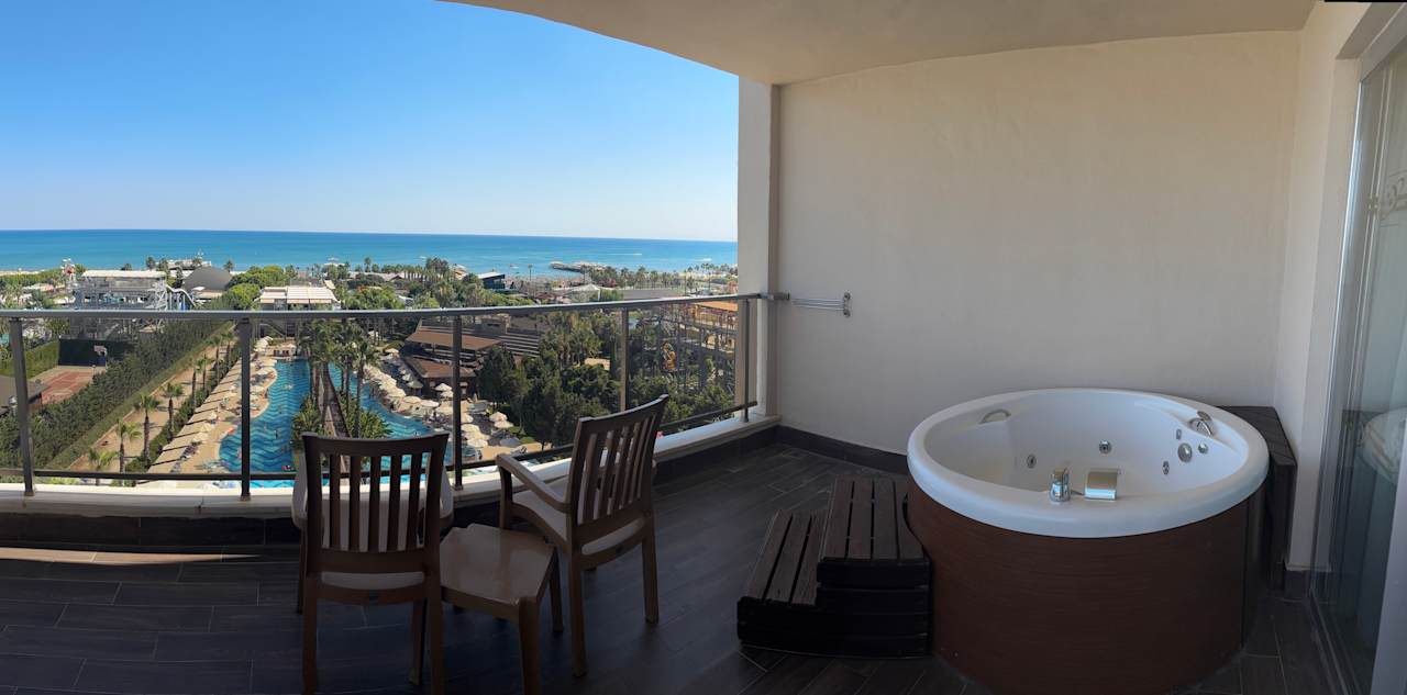 Außenansicht Saturn Palace Resort Hotel