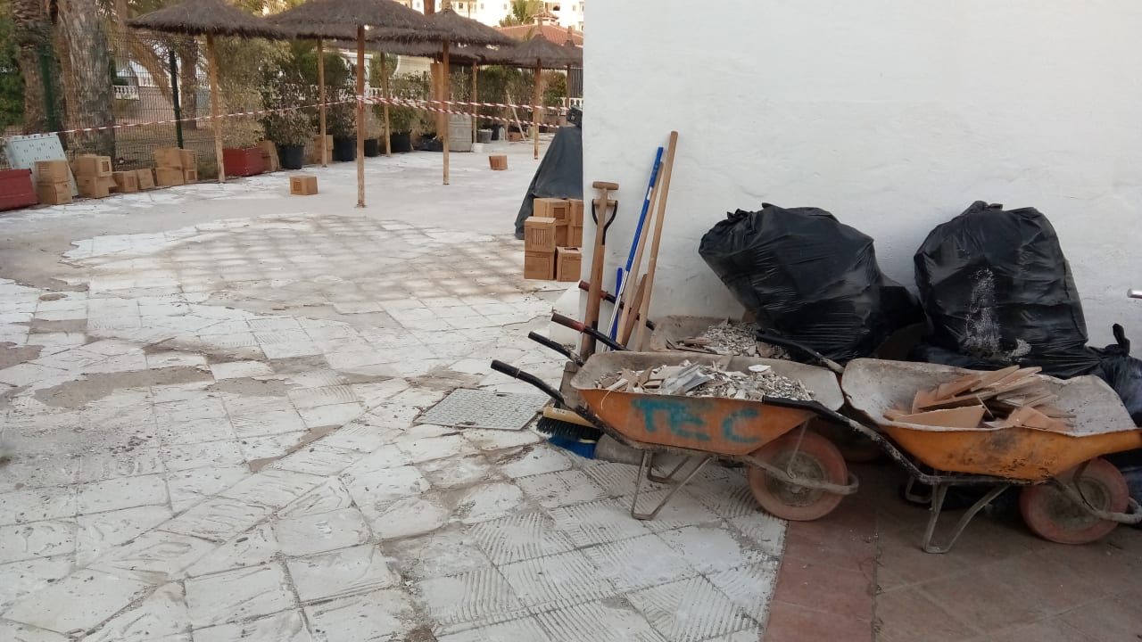 Bauarbeiten am Pool  HL Miraflor Suites Hotel