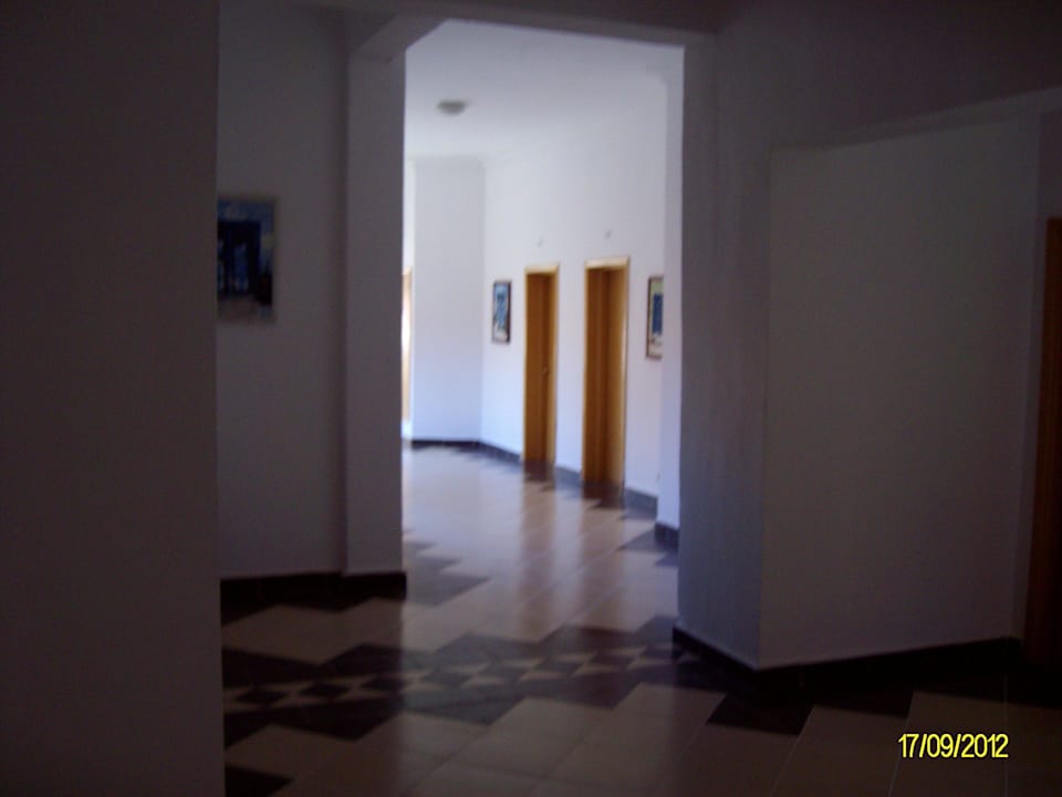 Weg vom Zimmer zur Rezeption Pickalbatros Alf Leila Wa Leila Resort - Neverland Hurghada