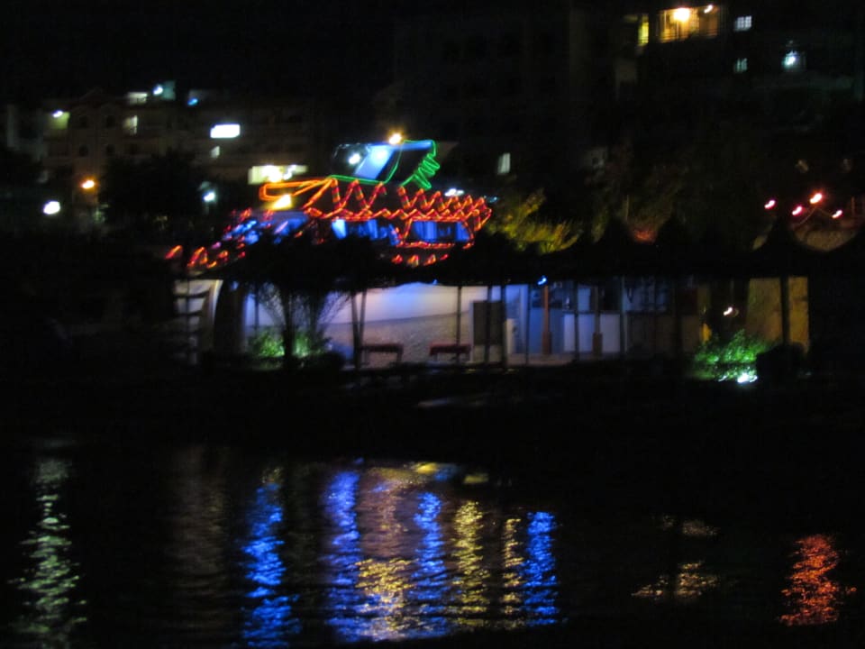 Вечер King Tut Resort